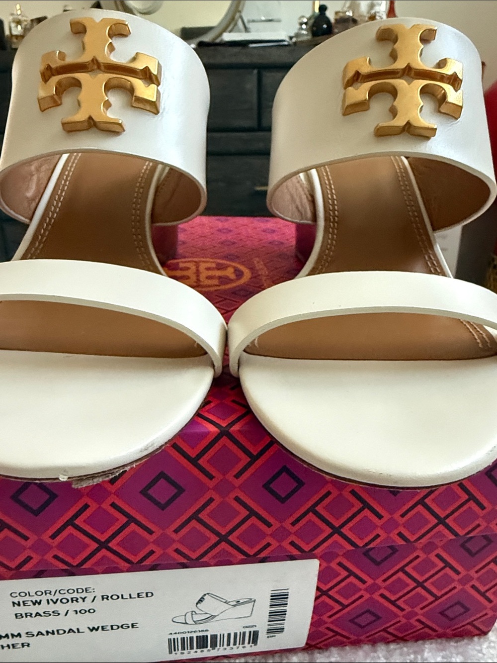 Tory Burch
Everly 65mm Sandal Wedge Calf Leather with Gold Logo - Picture 7 of 8